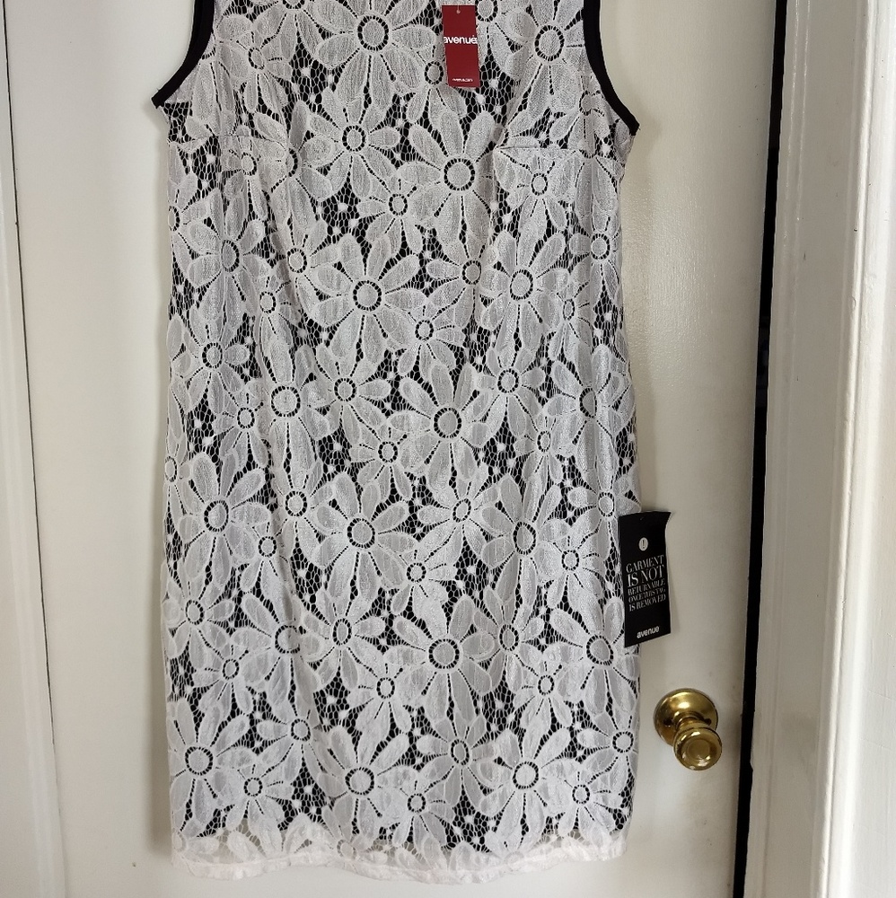 Dress - Picture 2 of 5